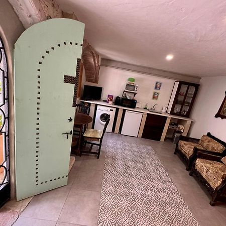Oliva Courtyard Guesthouse 외부 사진