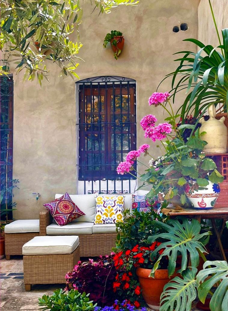 Oliva Courtyard Guesthouse 외부 사진
