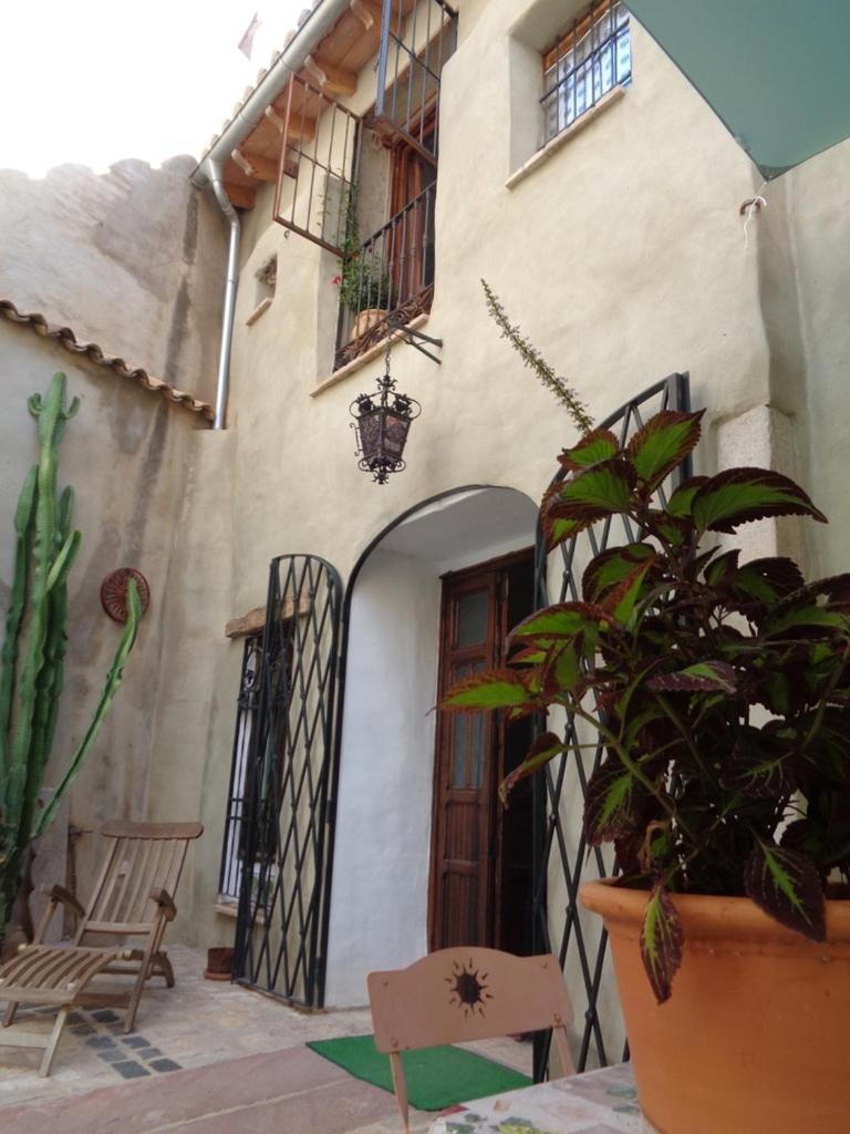 Oliva Courtyard Guesthouse 외부 사진