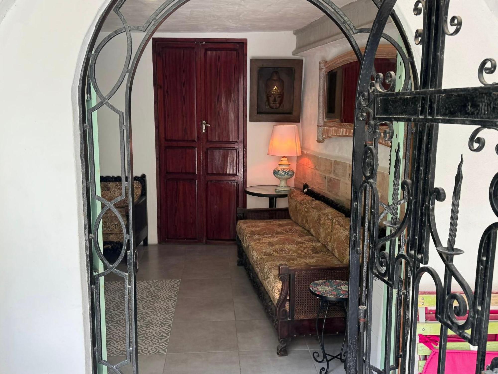 Oliva Courtyard Guesthouse 외부 사진